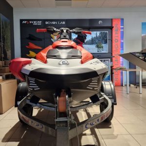 SeaDoo Spark Trixx for 3 - 90 (White - Dragon Red)